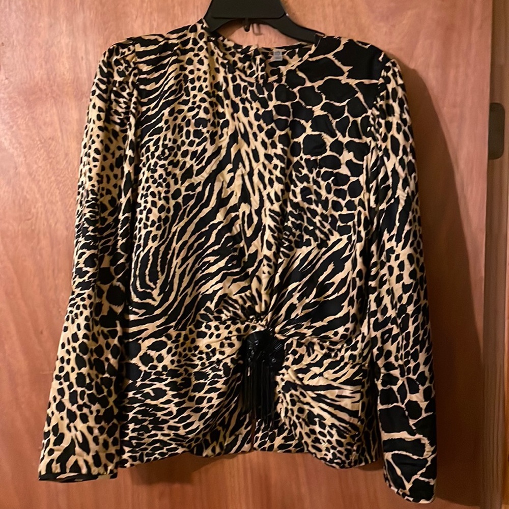 Silk blouse, animal print size 14 long sleeve, covered buttons in the back (MLB)